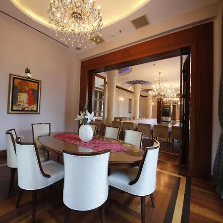 Atatuerk Thermal & Convention Center ホテル 5*