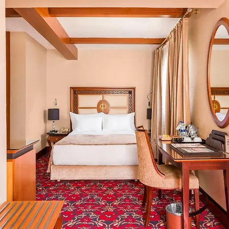 Atatuerk Thermal & Convention Center ホテル 5*