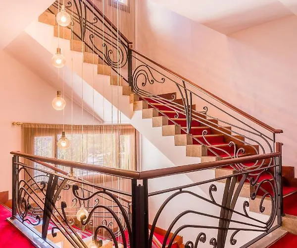 מלון Atatuerk Thermal & Convention Center 5*