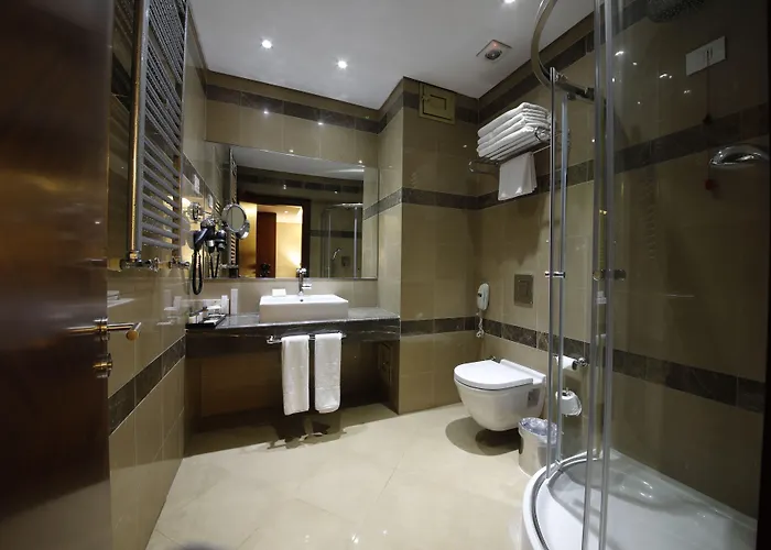 Atatuerk Thermal & Convention Center מלון 5*