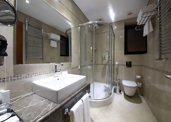 Atatuerk Thermal & Convention Center מלון